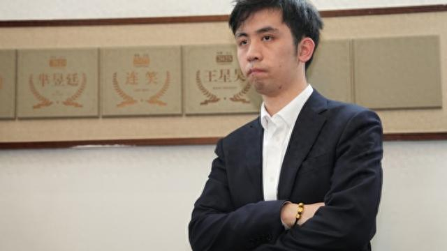 开云-22岁王星昊成功卫冕天元头衔：冠军舞台的吸引力越来越大|决赛|围棋|上海|小星昊|杨楷文_新浪体育_新浪新闻