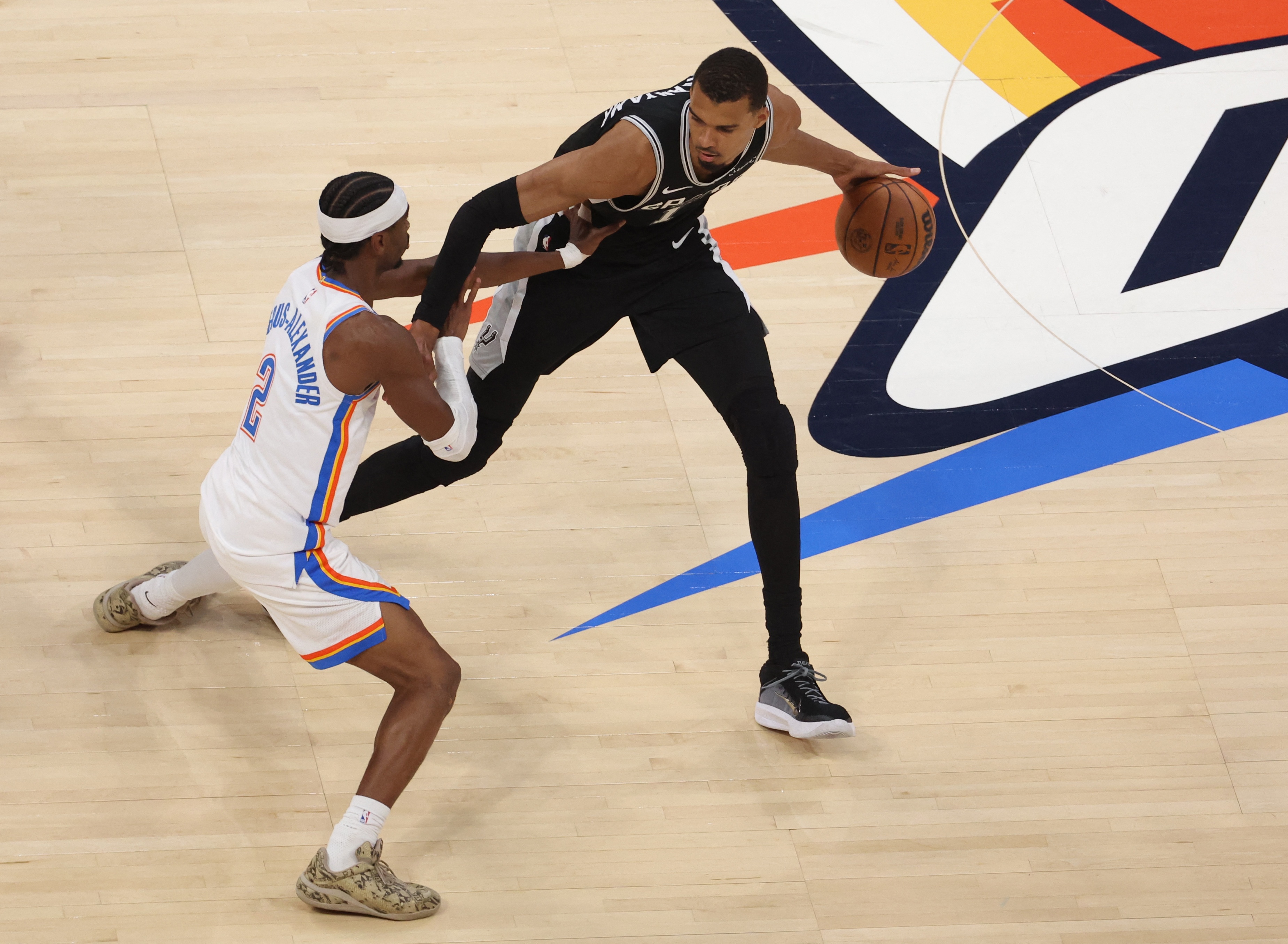 开云-NBA彩经：雷霆大胜马刺强势晋级